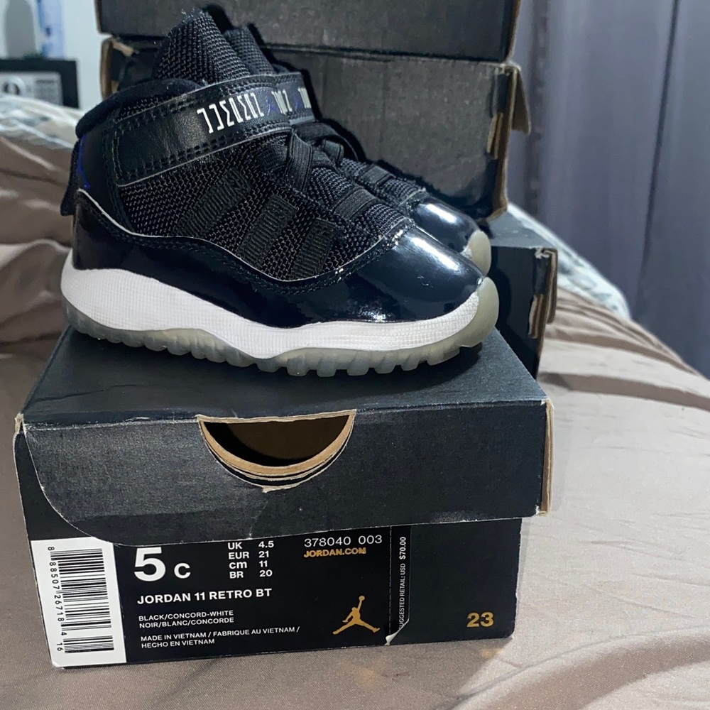 CLASSIC Jordan 11 Kids Sneakers - Black blue White